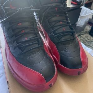 Jordan 12s retro flu game ( authentic)